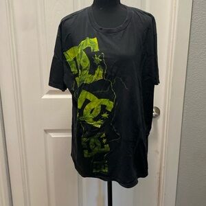 Black and Yellow Lightening Men’s XL DC shirt